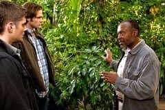 Dean and Sam meet with the gardener-angel Joshua.